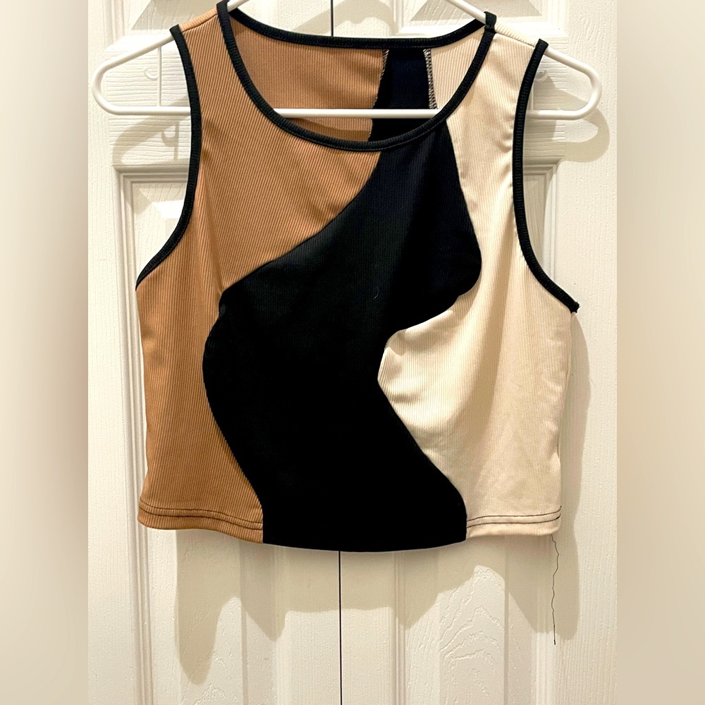 Colorblock Sleeveless Crop Top 🆕